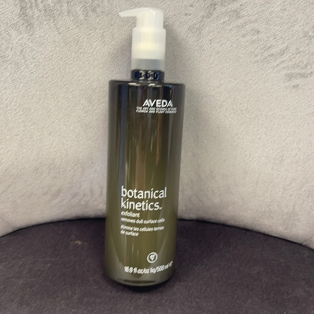 New Aveda botanical kinetics exfoliant. 500 ml